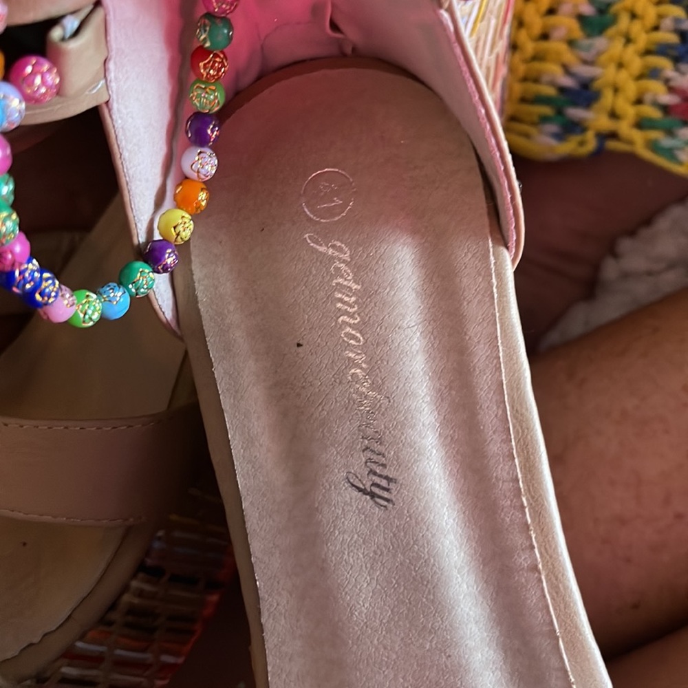 Shoes - Picture 6 of 7